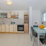 Spacious Neven Near Center, With Two Ac Units