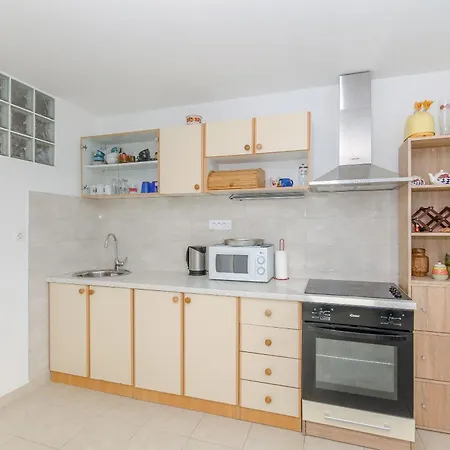Apartamento Spacious Neven Near Center, With Two Ac Units *