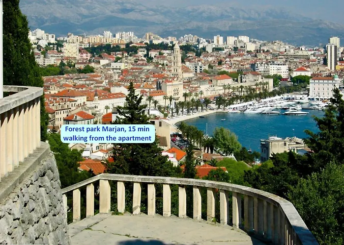 Spacious Neven Near Center, With Two Ac Units Apartament Split