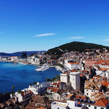 Lejlighed Spacious Neven Near Center, With Two Ac Units *