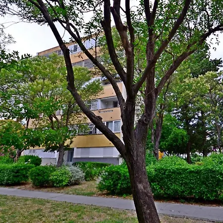 Apartment Spacious Neven Near Center, With Two Ac Units Split