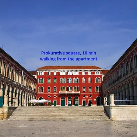 Spacious Neven Near Center, With Two Ac Units Διαμέρισμα *